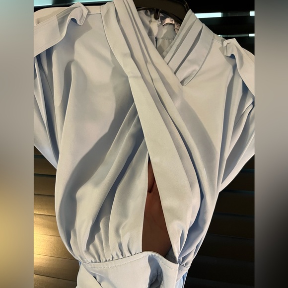 Derek Lam 10 Crosby ‘Celeste Wrap Dress’ Powder Blue Maxi Dress w/Cutout. Size 4 - Picture 4 of 7